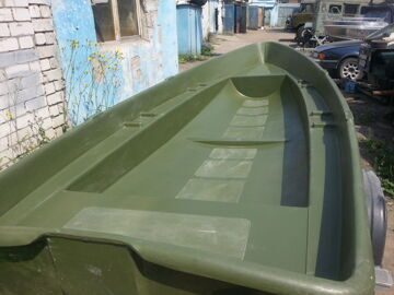 Большая пластиковая гребная лодка "Пелла"